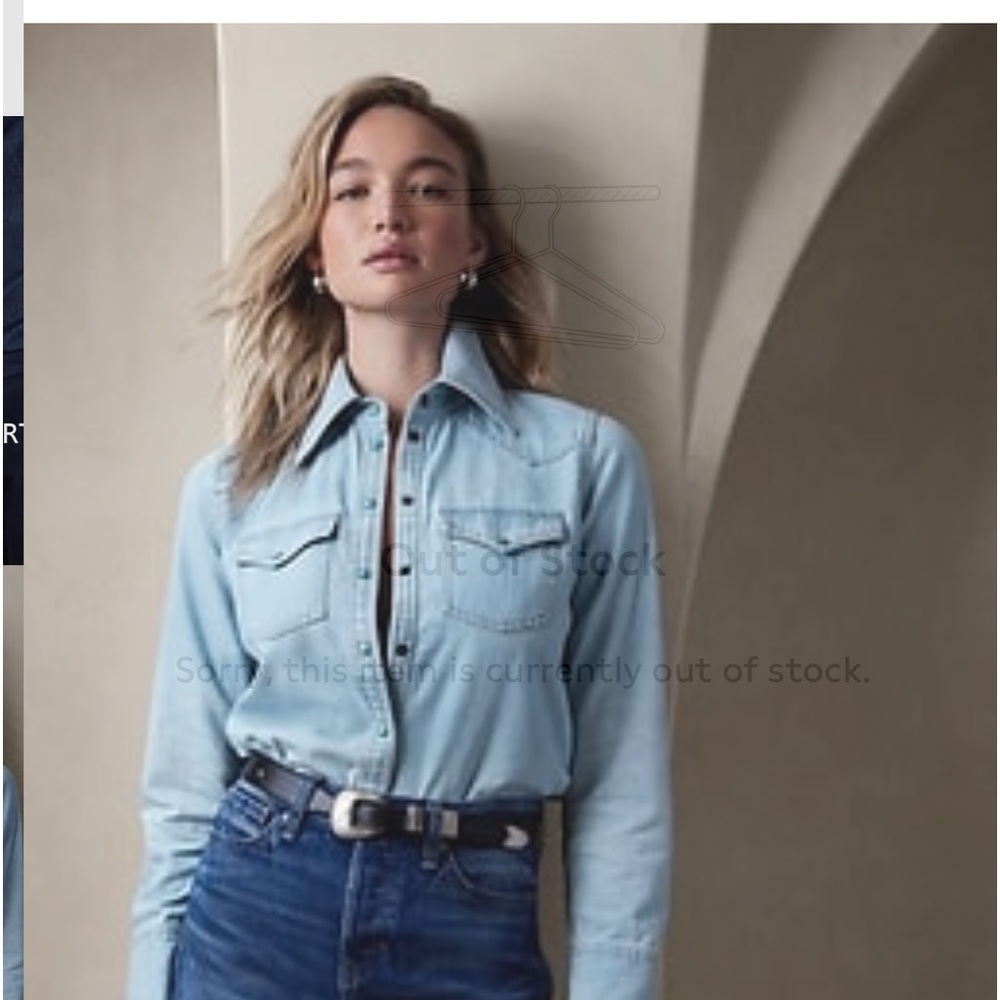 Banana Republic light blue denim shirt with turquoise snap buttons Sz S